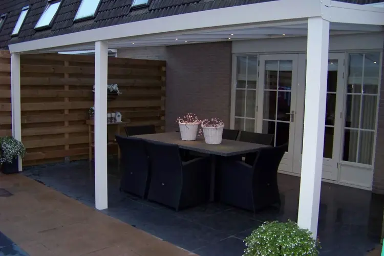 Veranda en bouwproject door Drenth Bouwservice in Wildervank